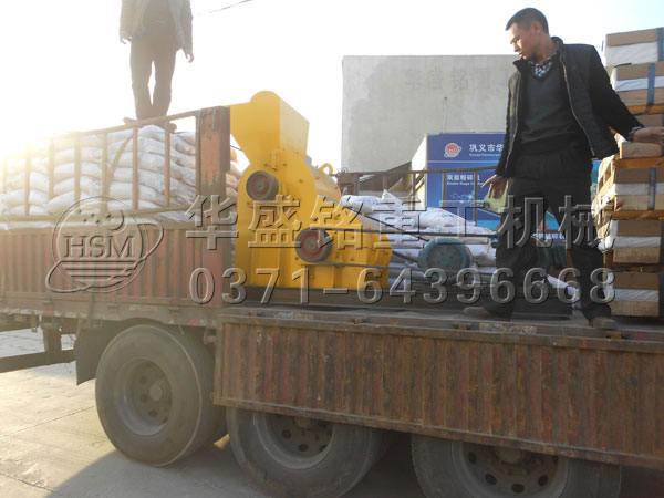 600雙級破碎機(jī)發(fā)貨現(xiàn)場3.jpg